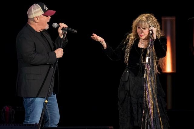 Billy Joel pays tribute to Tina Turner